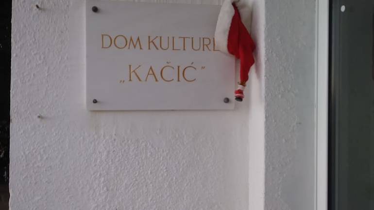 Ured Djeda Božićnjaka/ Brist